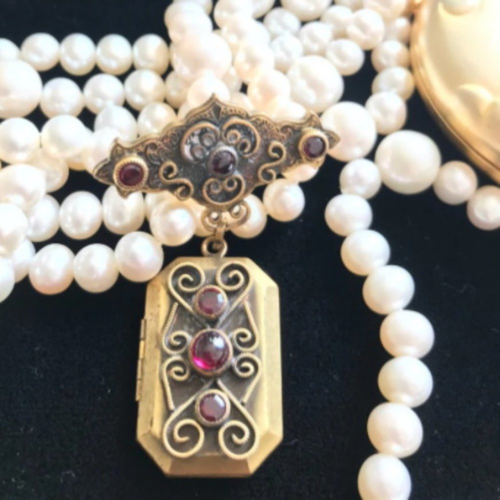 Antique Vintage HOBE Brooch Locket Pin Pendant Photo Holder